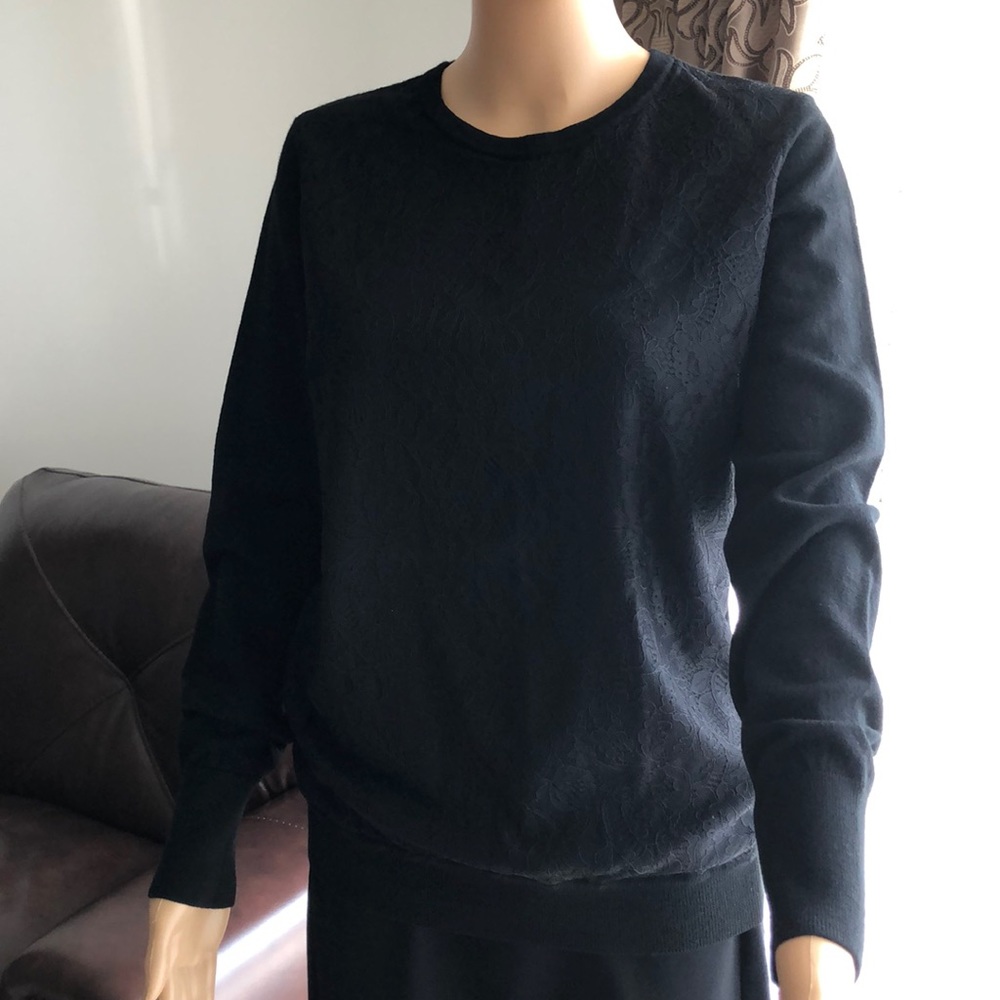 Women's 💯 % wool sweater.